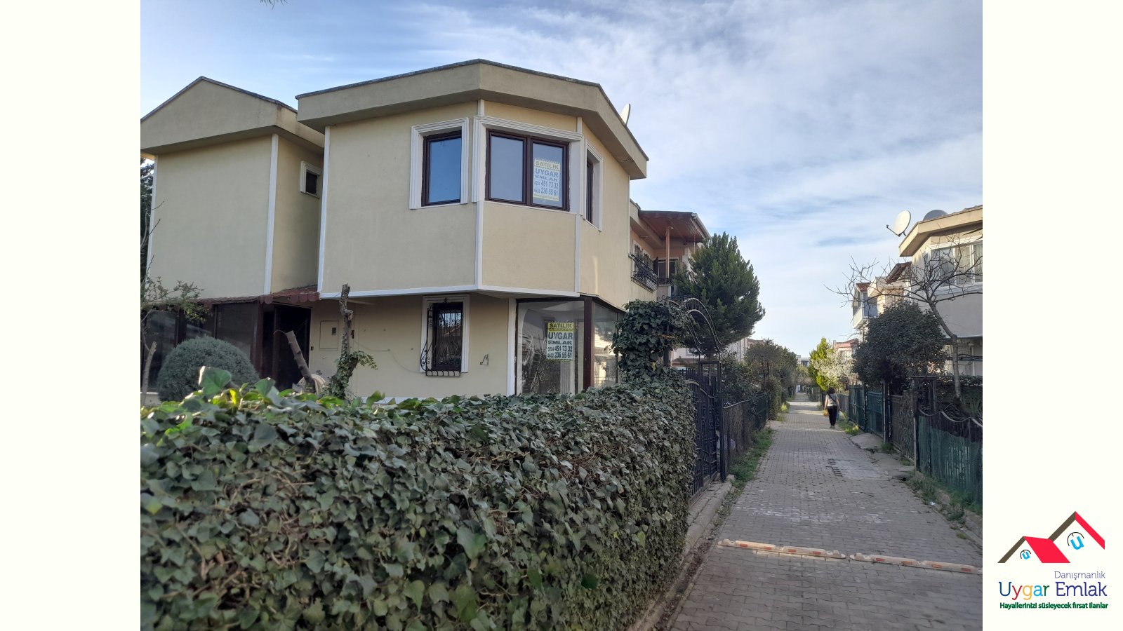 Altinsehirde satilik villa kelepir ucuz  300m2 arsa içinde 3 katli ikiz villadir  firsati kaçirmayinr