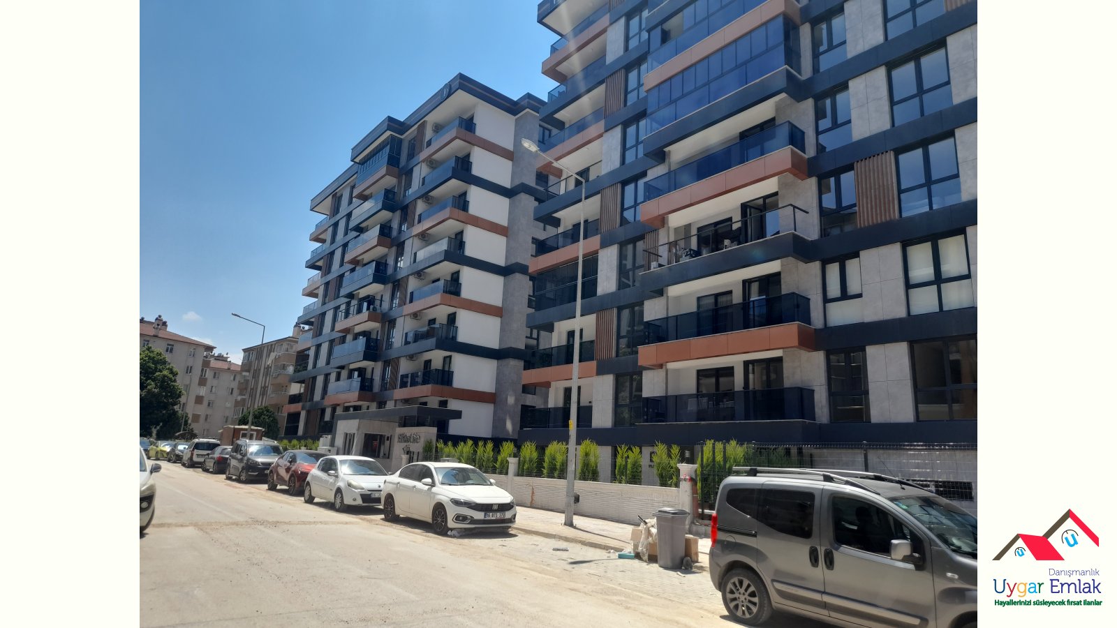 FSM DE UYGAR EMLAK TAM KİRALIK YENI OTURULMAMIŞ YENİ 2 Cİ KAT DAİREDİR KLİMALI ÇİFT BANYOLÜ HAVUZLU  KAPALI OTOPARKLI GÜVENLIKLİ DAİREDİR 